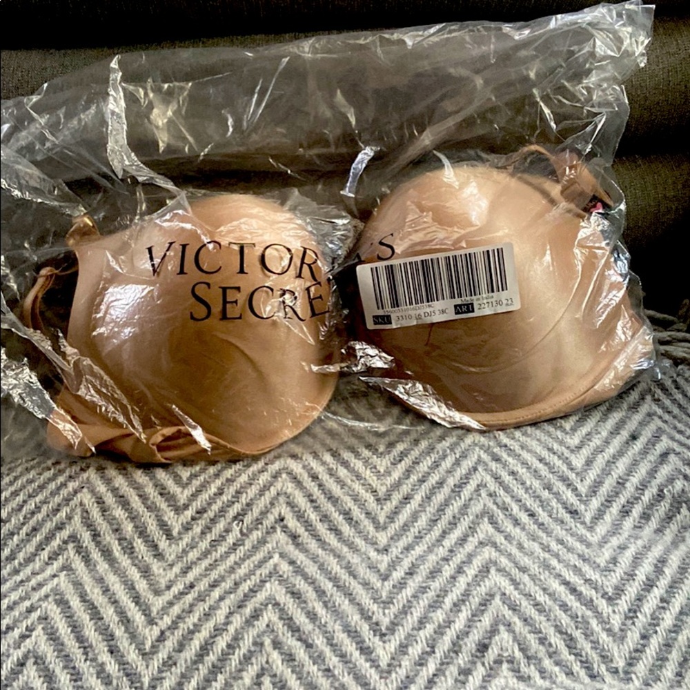 Victoria’s Secret beige push-up under wire bra size 38c.